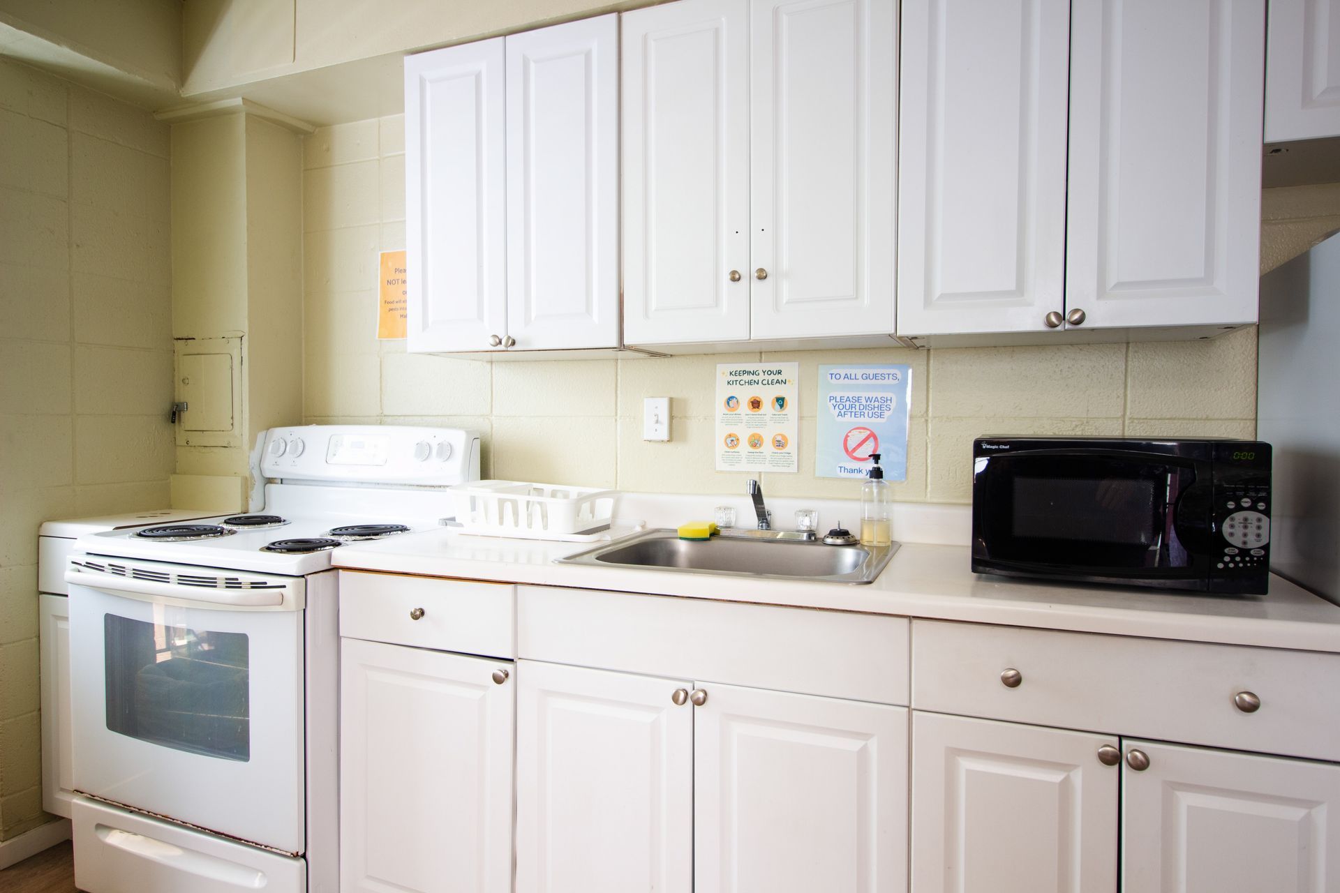 6 Bed Female Dorm with Kitchen — photo 6