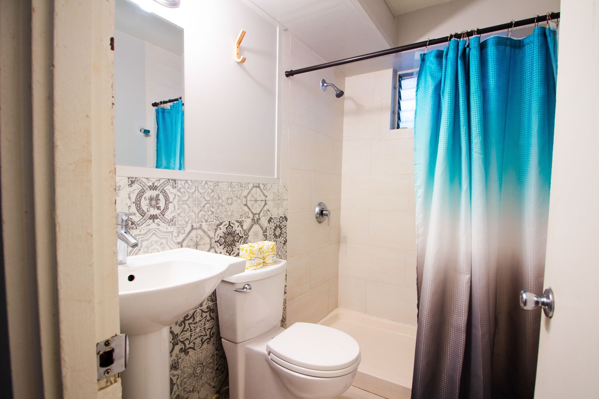 4-Bed Co-Ed Deluxe — photo 6