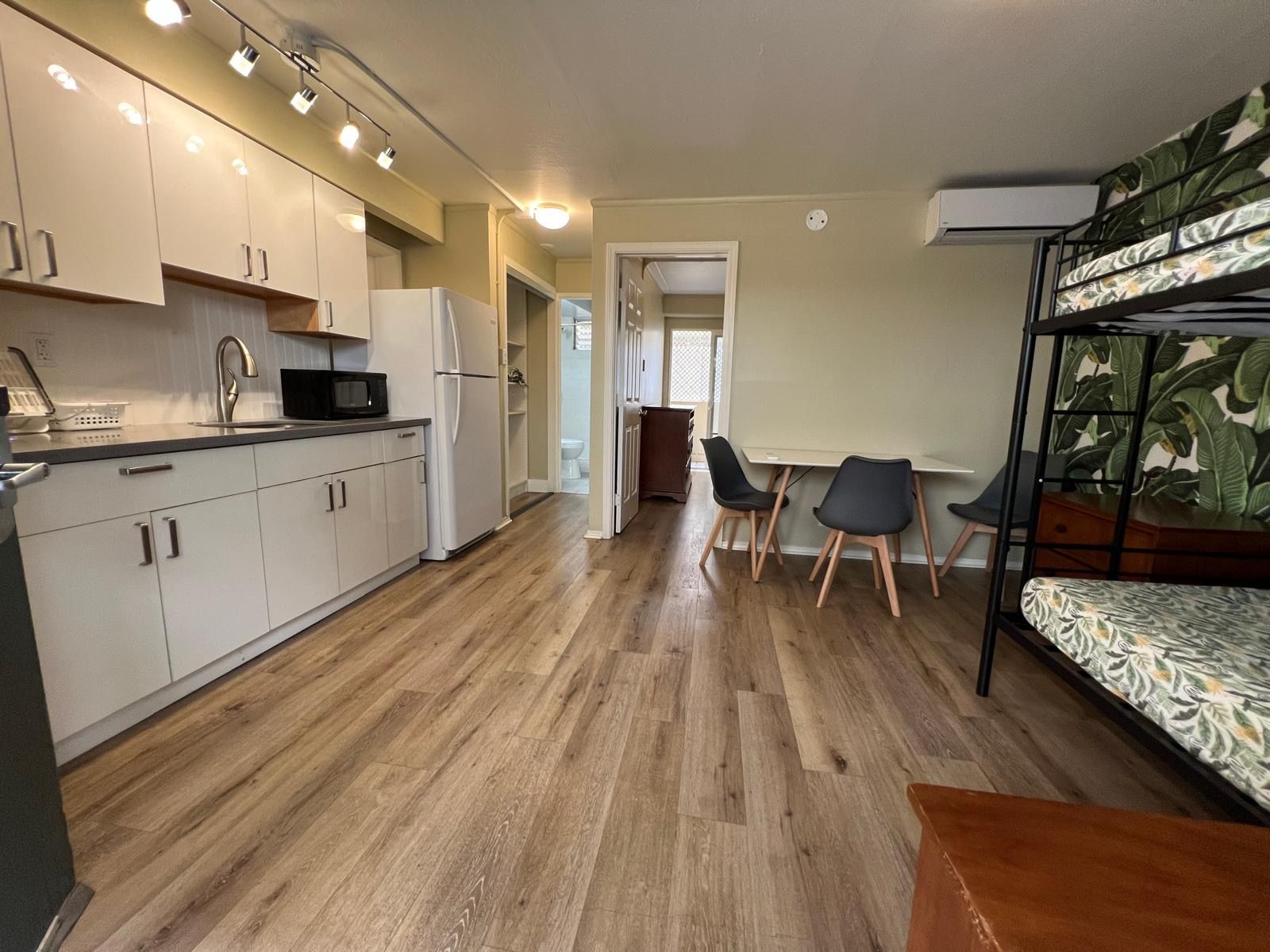 4-Bed Co-Ed Deluxe — photo 4