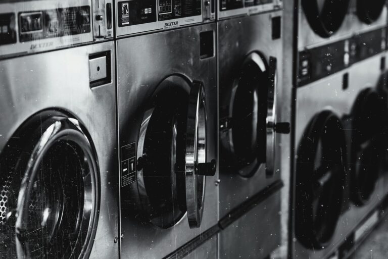 Do Hostels on Oahu have Washer & Dryer Laundry facilities?