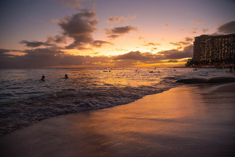 The Best Free Sunset Spots Near Waikiki Beachside Hostel