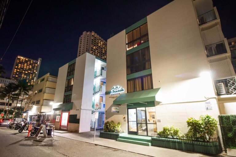 Is There a Curfew at This Waikiki Hostel? No Lockouts, No Worries, Any Hour